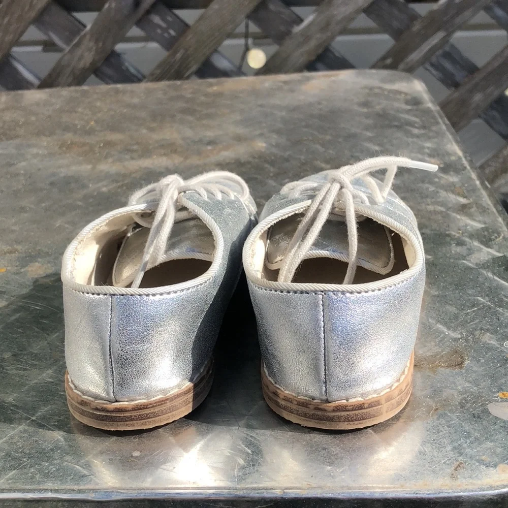 Gap silver Oxfords sz 10